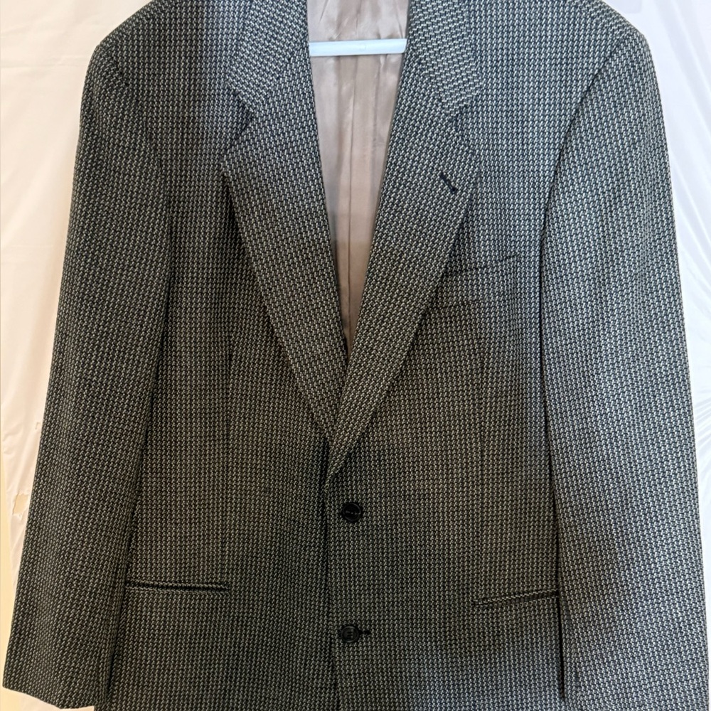 Hugo Boss Black and Gray Patterned Blazer, Necktie and handkerchief included!